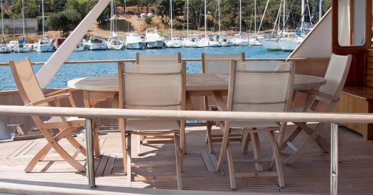 teak folding deck chair for boat        
        <figure class=